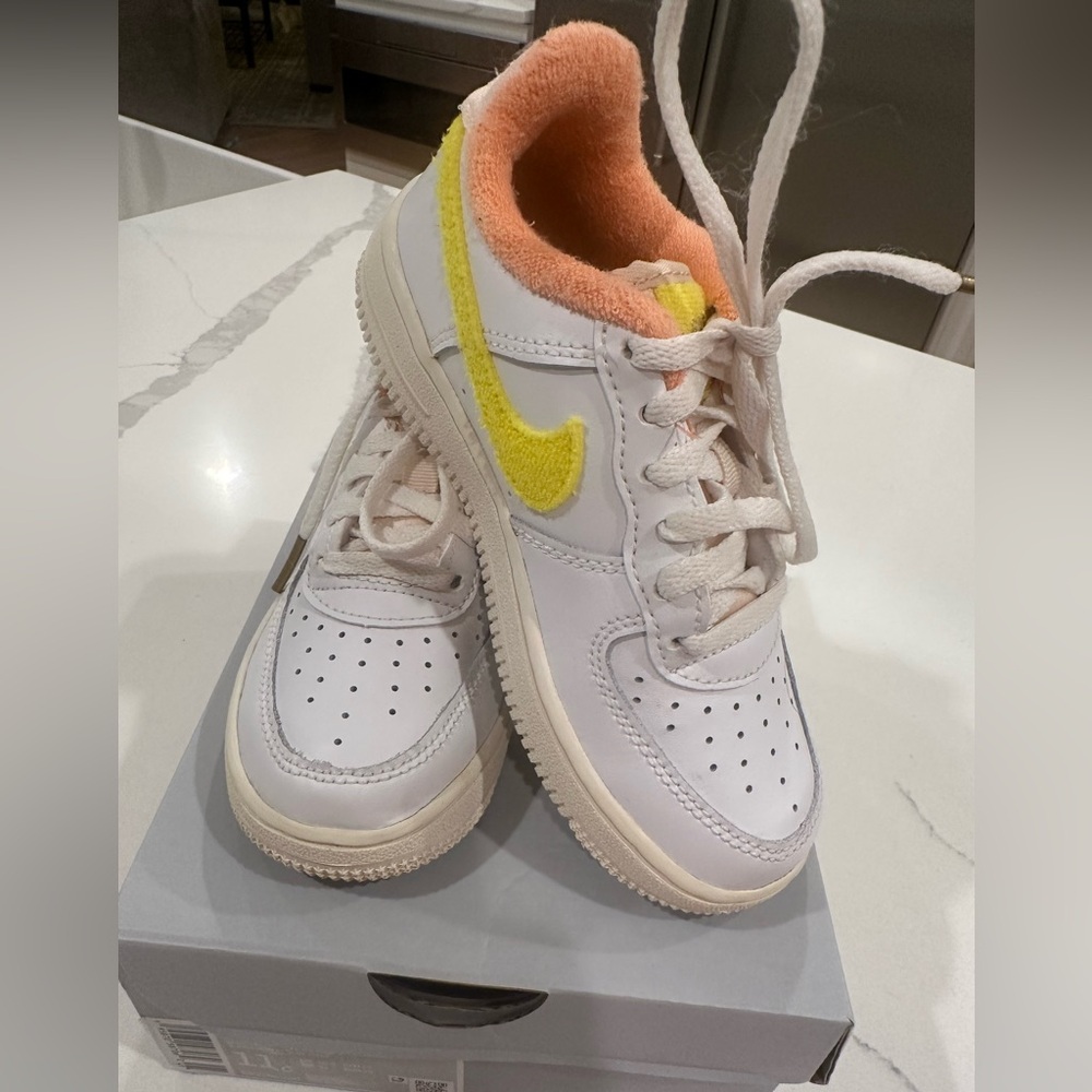 Nike Girls Force 1 LV8 White and Yellow Sneakers